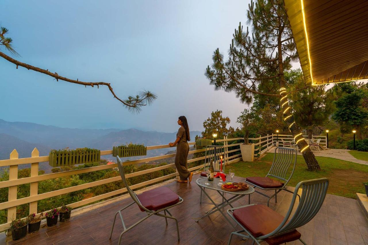 Stayvista At Bellevue With Outdoor Jacuzzi Касаули Екстериор снимка