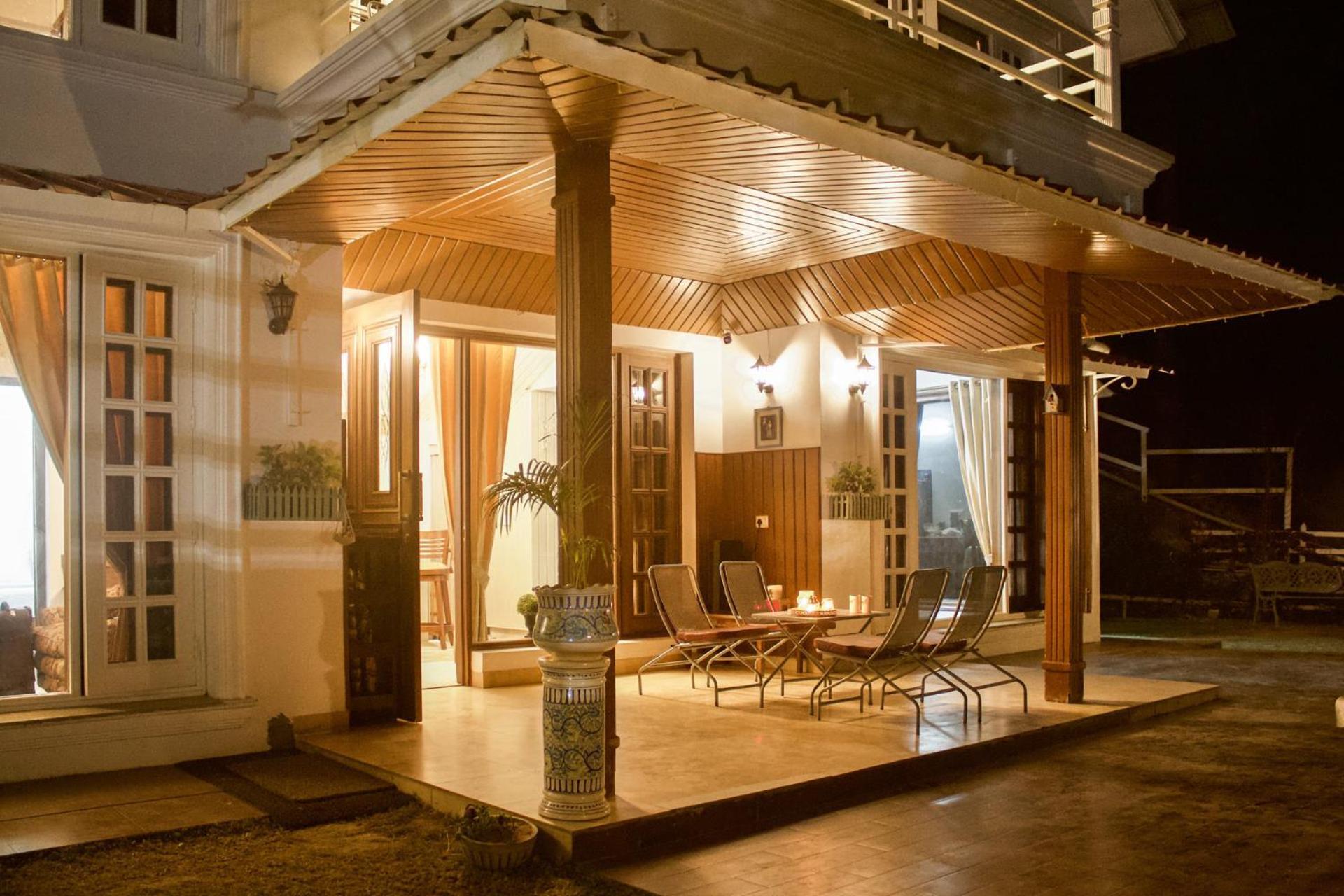 Stayvista At Bellevue With Outdoor Jacuzzi Касаули Екстериор снимка