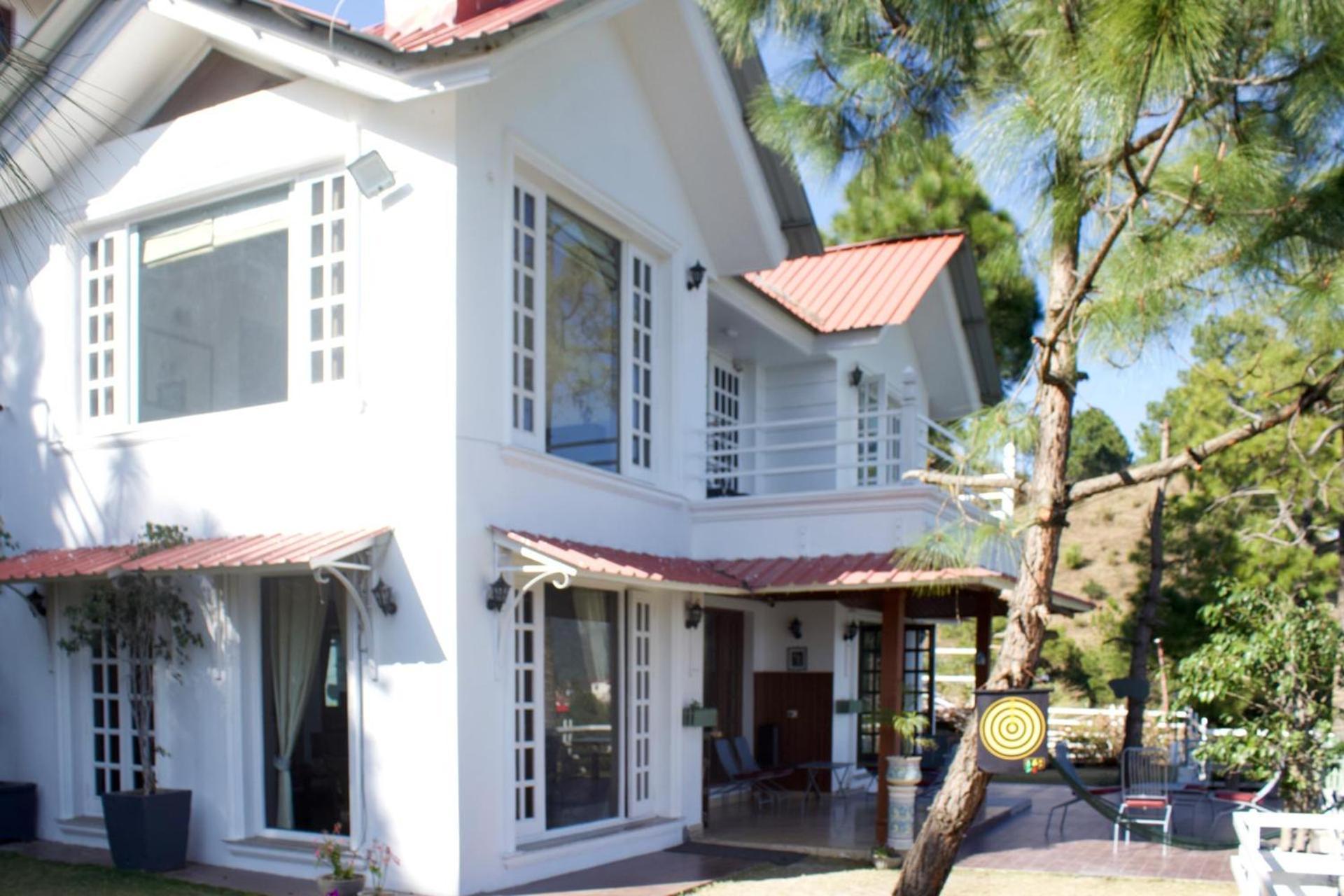 Stayvista At Bellevue With Outdoor Jacuzzi Касаули Екстериор снимка