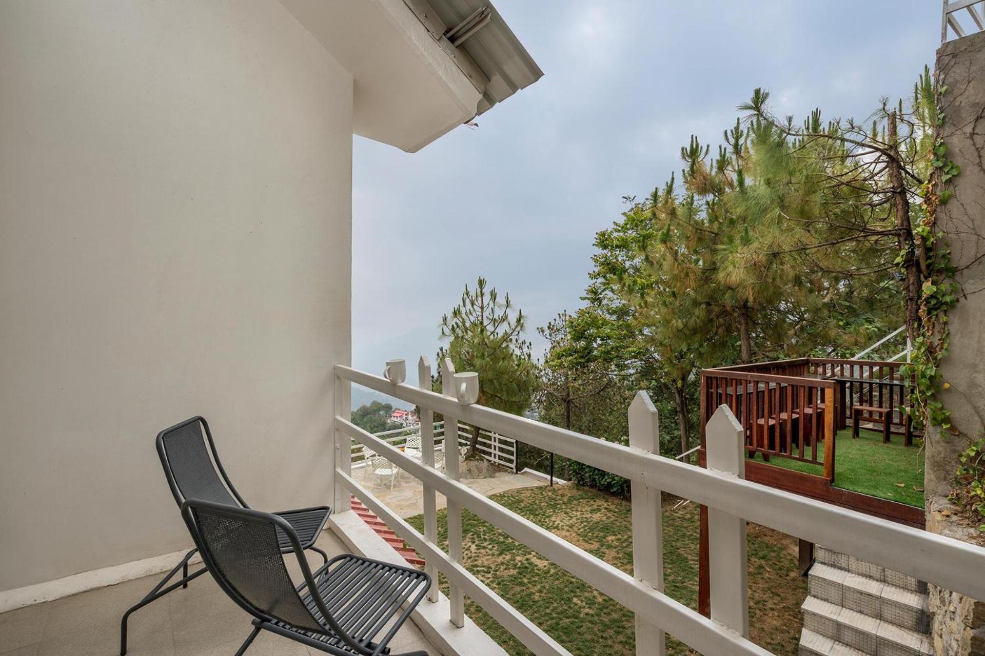 Stayvista At Bellevue With Outdoor Jacuzzi Касаули Екстериор снимка
