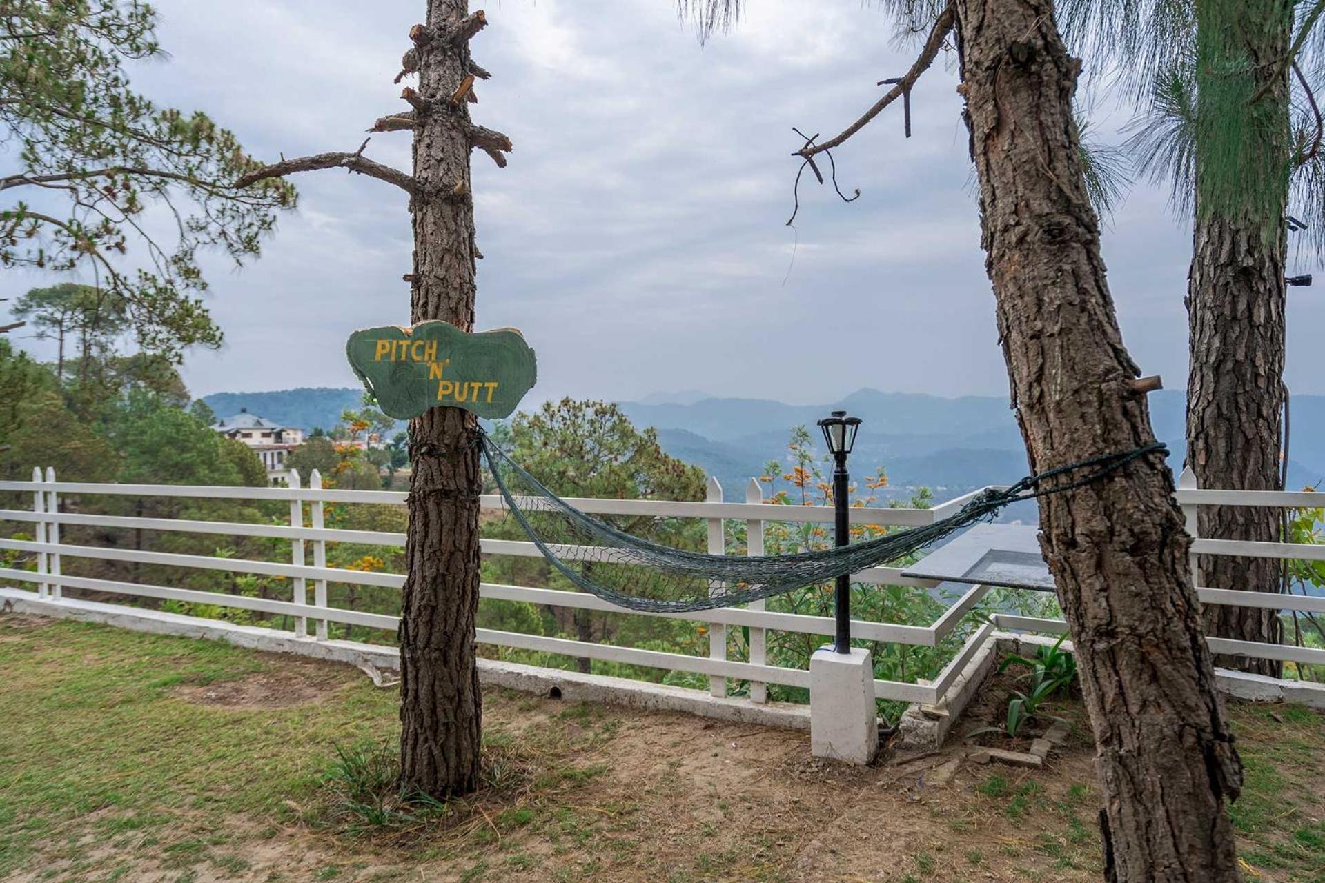 Stayvista At Bellevue With Outdoor Jacuzzi Касаули Екстериор снимка